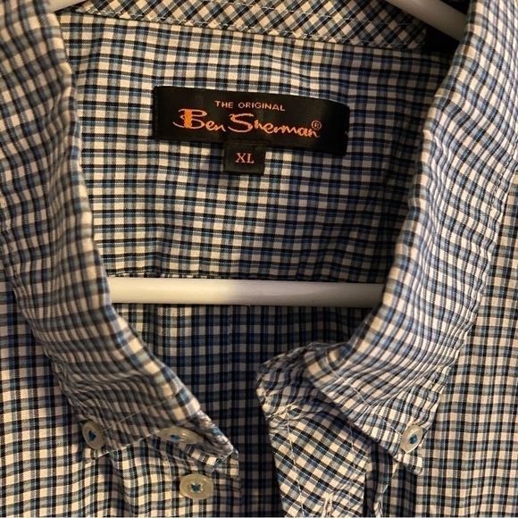 🎈$10 add on MEN’S Ben Sherman Short sleeve shirt. Blue small plaid. - Picture 2 of 5